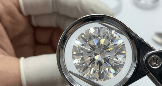 Moissanite Clarity Guide: Why VVS1 is the Standard in 2026 | La Pretti - La Pretti